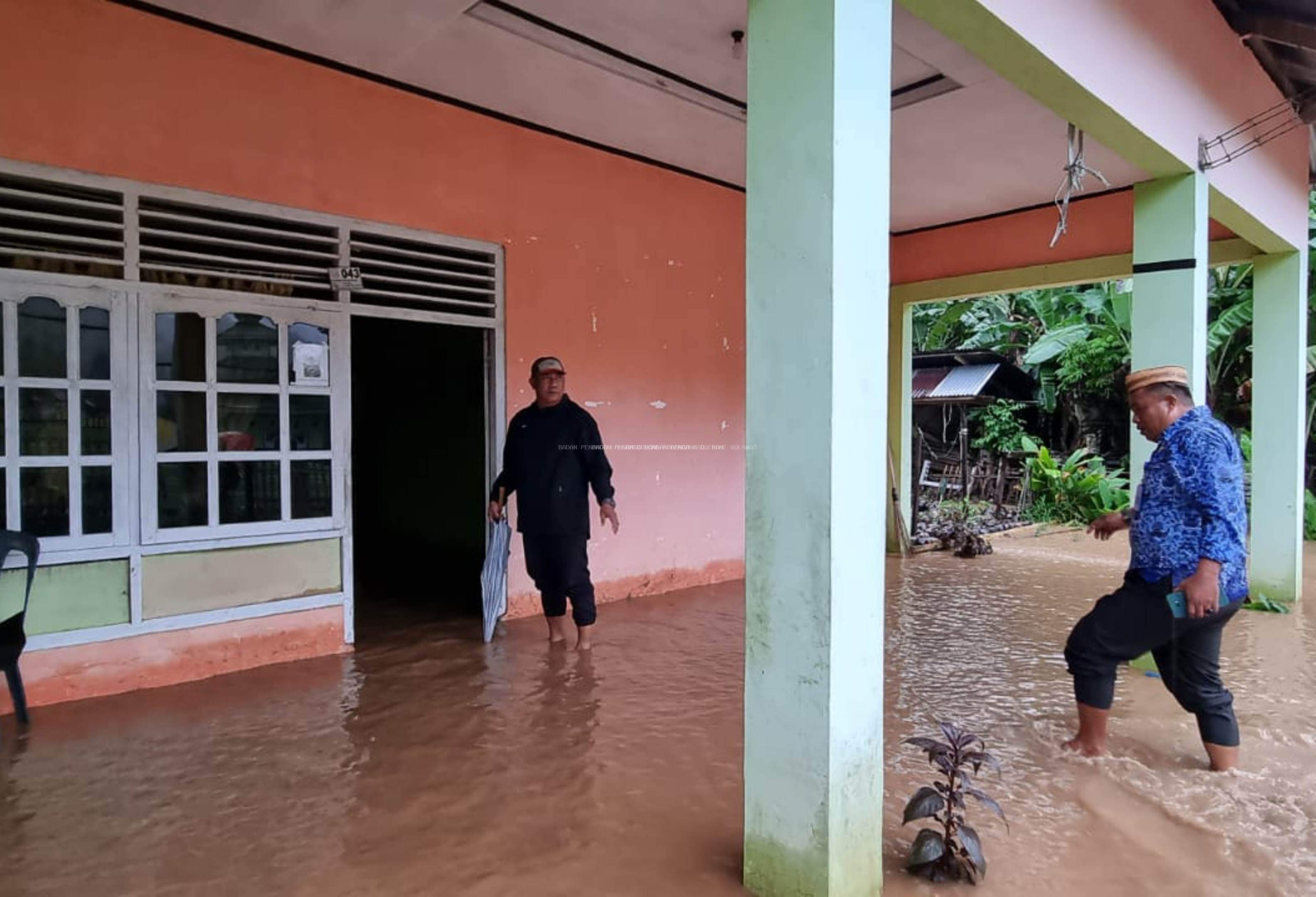 DUA KECAMATAN DI BONE BOLANGO TERDAMPAK BANJIR, BUPATI AJAK WARGA SIAGA